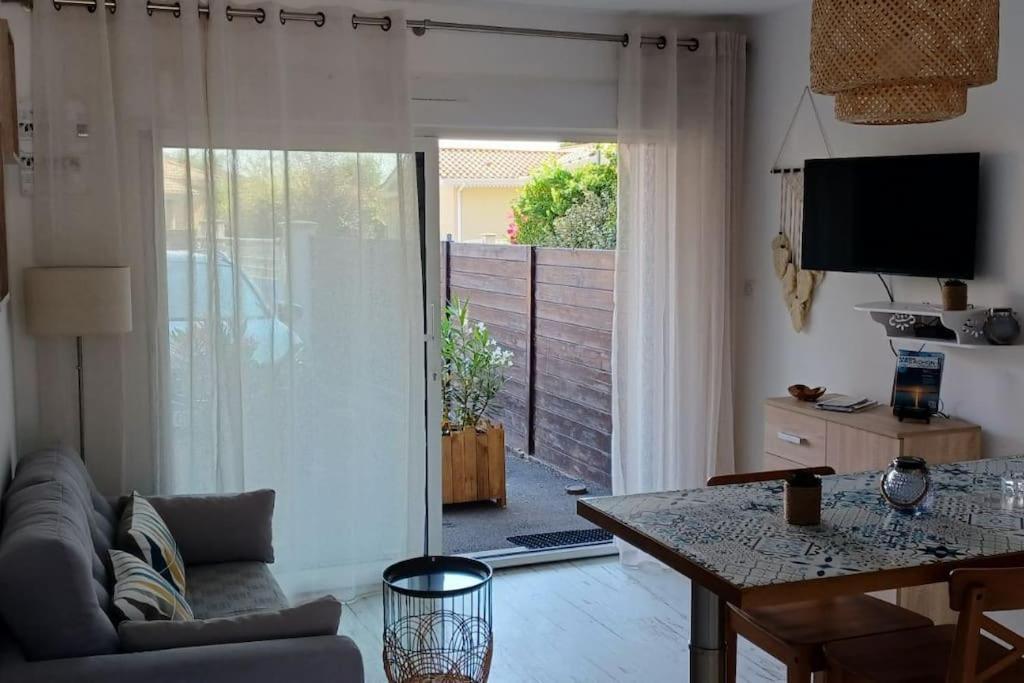 Appartement 2 Pieces, 1 Chambre, Terrasse Gujan-Mestras Exterior foto